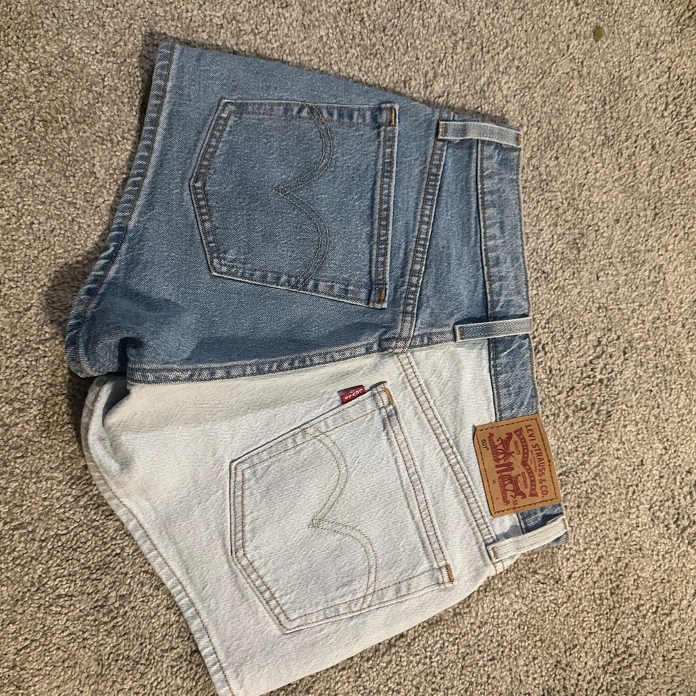 Levis - Picture 2 of 4